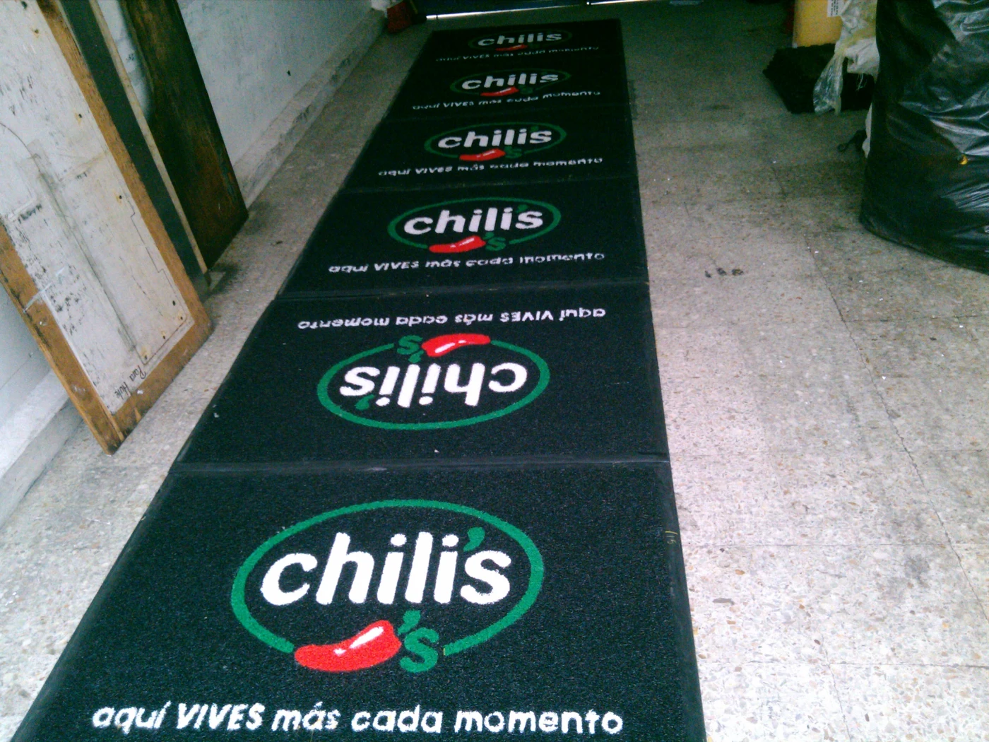 Tapete publicitario · vista 4